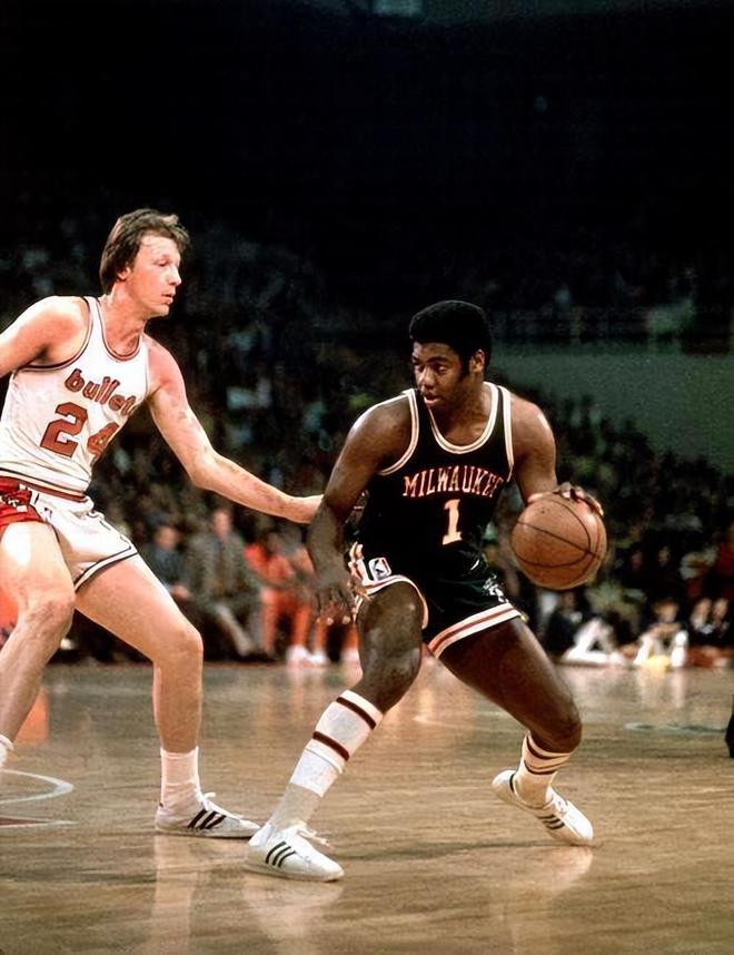 他以敏锐的 他以敏锐的