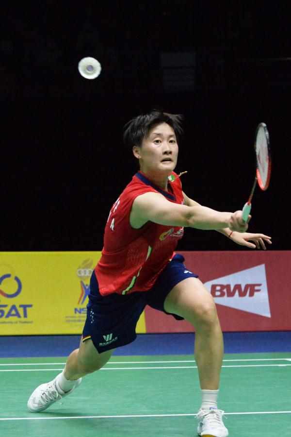 通过他的表 通过他的表