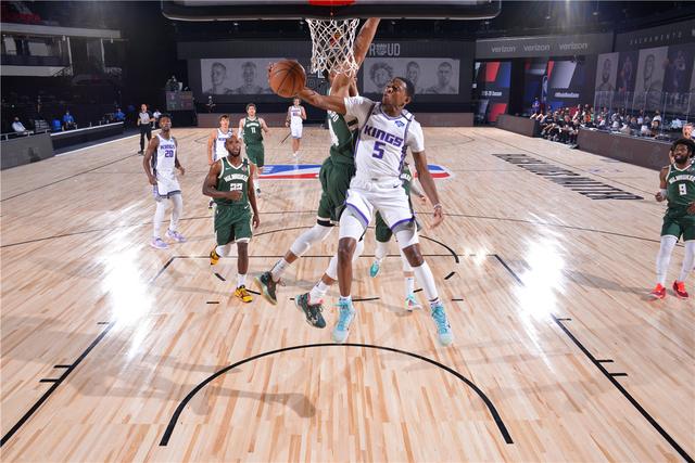 队对他领导 队对他领导